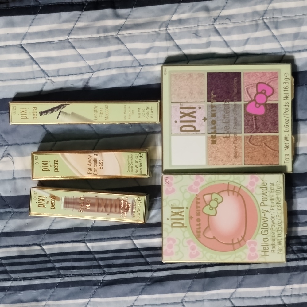 Pixi Hello kitty bundy